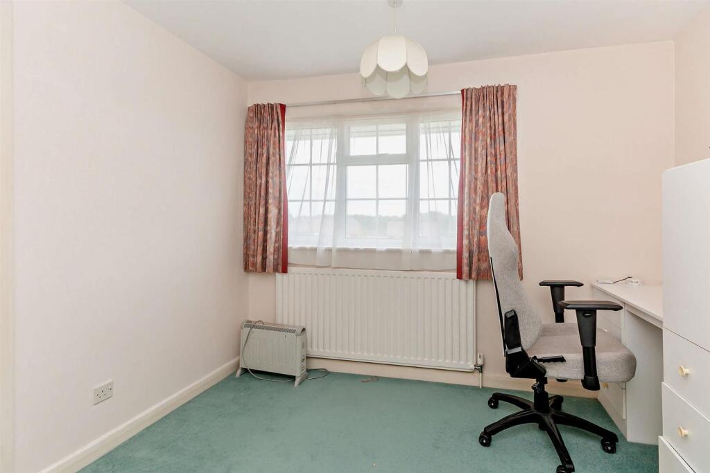 House in Basingstoke and Deane, Bramley - View 5