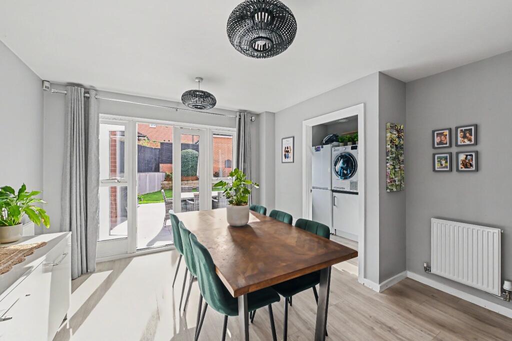 House in Hemel Hempstead - More