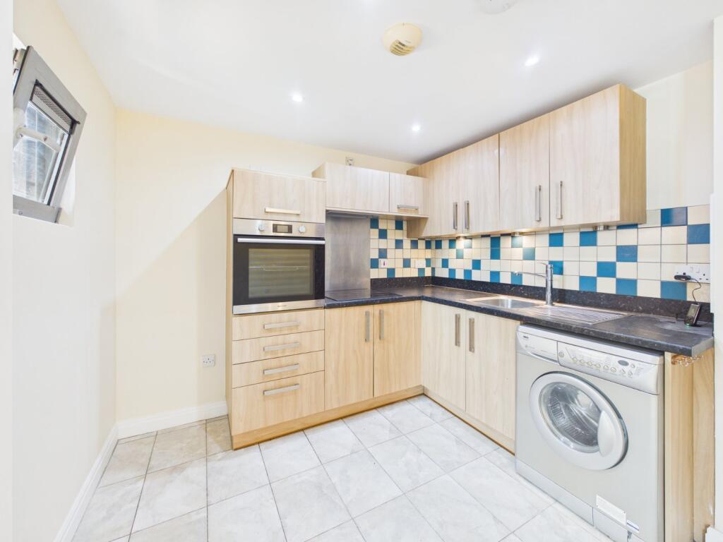 Apartment in Worcester - View 4