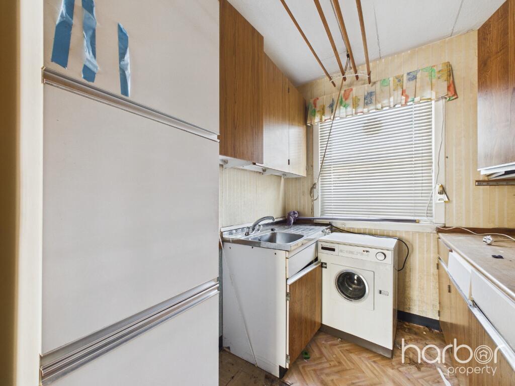 House in Glasgow, Lightburn - View 5