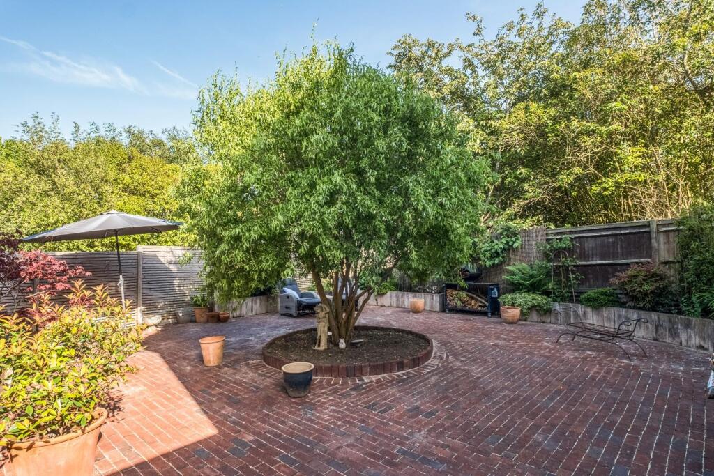 House in Henfield - View 4