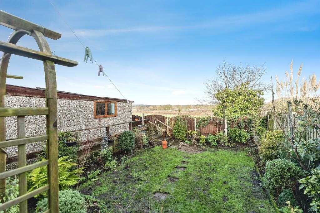 Springvale Rise, Hemsworth, Pontefract photo 4