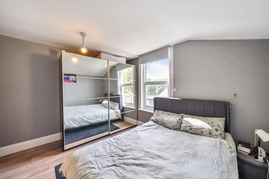 House in London - View 5