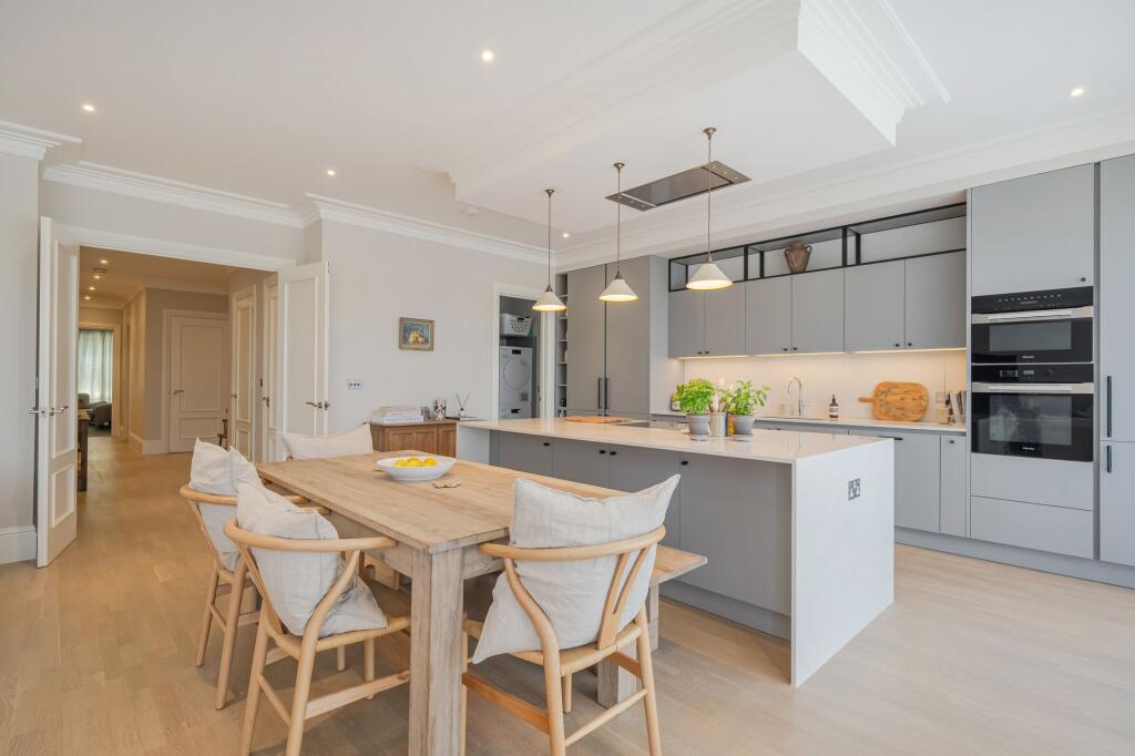 Apartment in Southampton - View 5