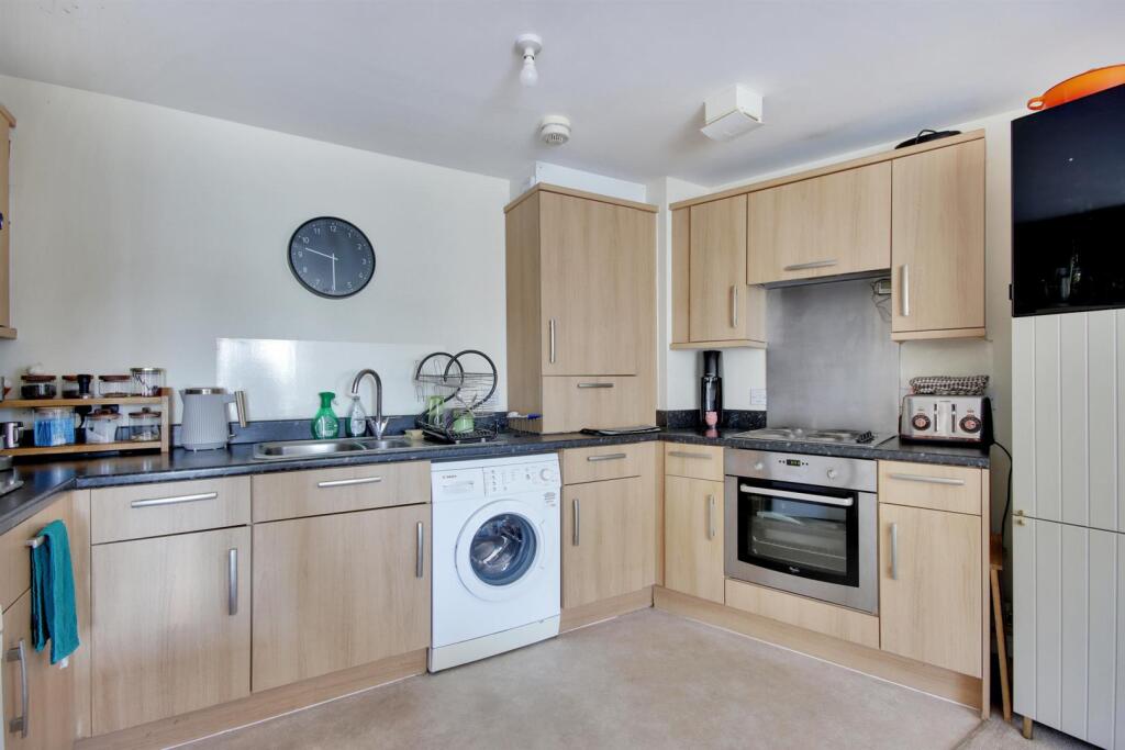 Apartment in Tonbridge - View 4