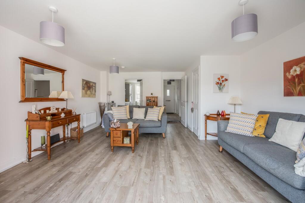 House in East Hampshire, Causeway, Petersfield - More