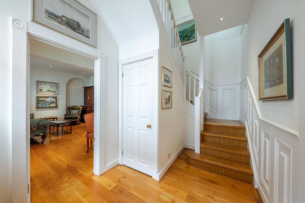 House in London - View 2