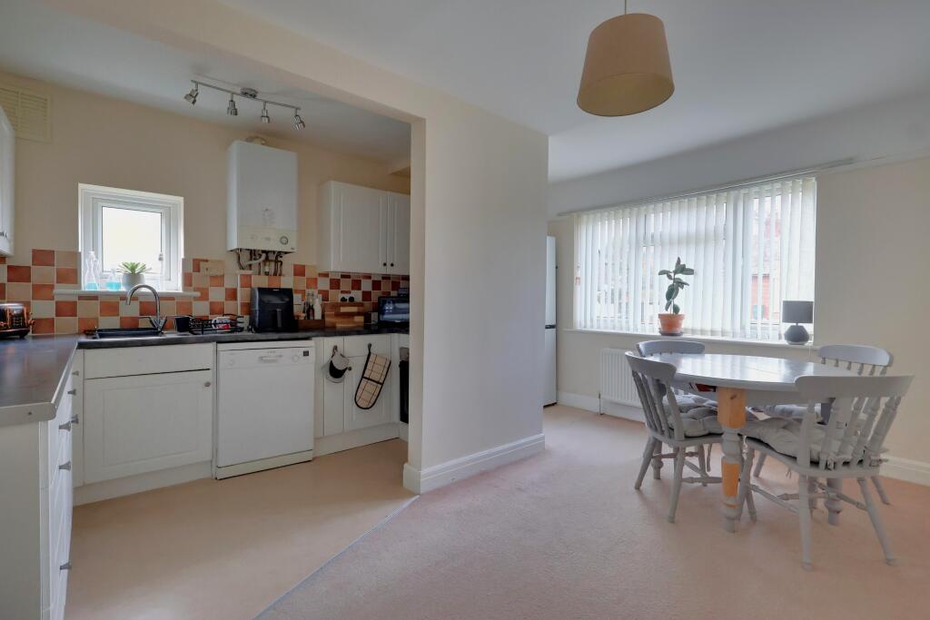Solent Road, Drayton, Portsmouth photo 4