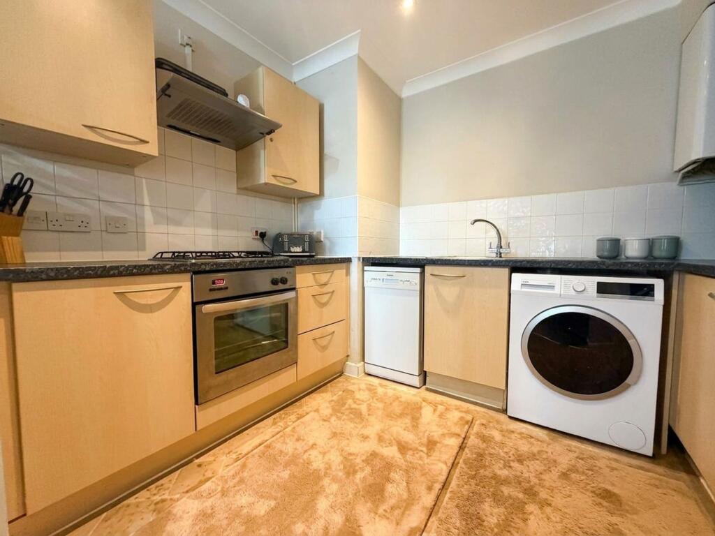 Apartment in Guildford - View 3