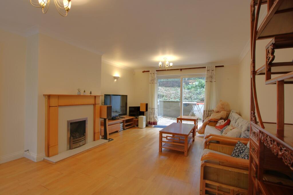 Bassett, Southampton photo 3