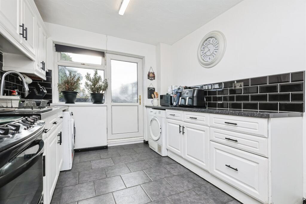 House in Solihull, Fordbridge - View 4