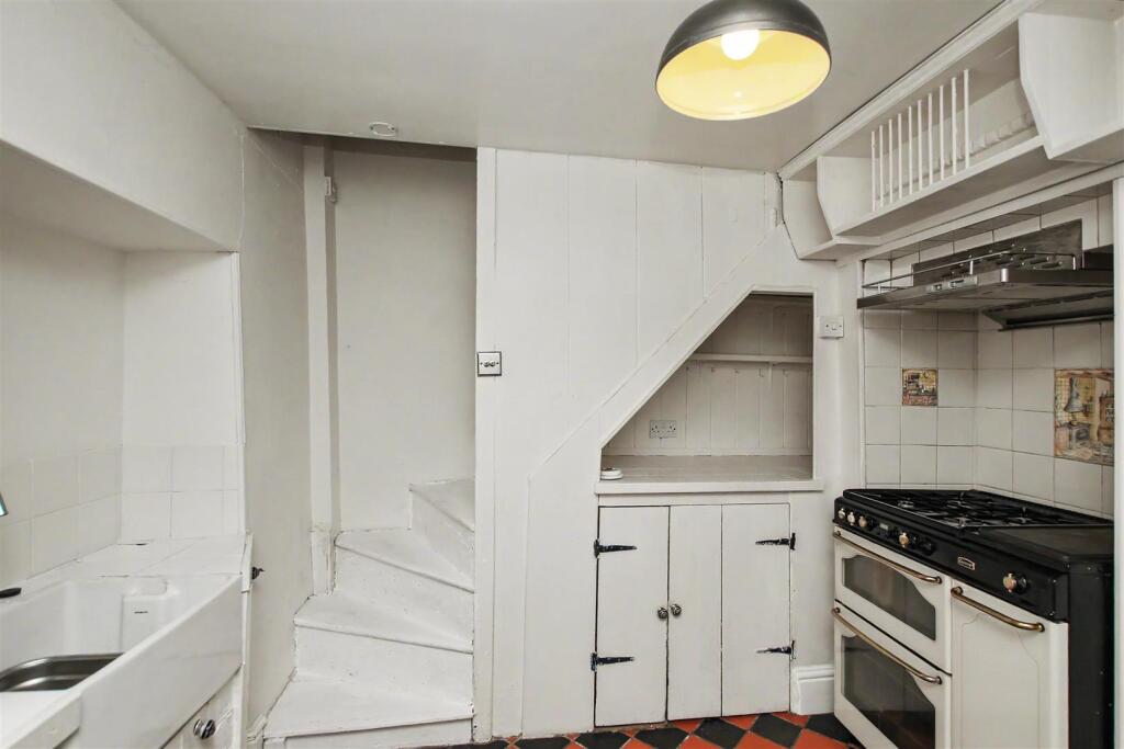 House in Lincoln - View 5