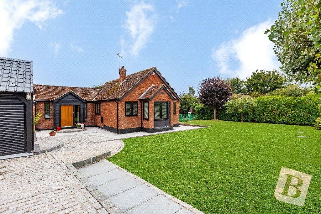 3-bed detached on The Chase, Wickford, Essex, SS12, £650,000