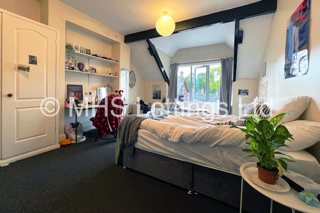 6 bedroom terraced house for rent