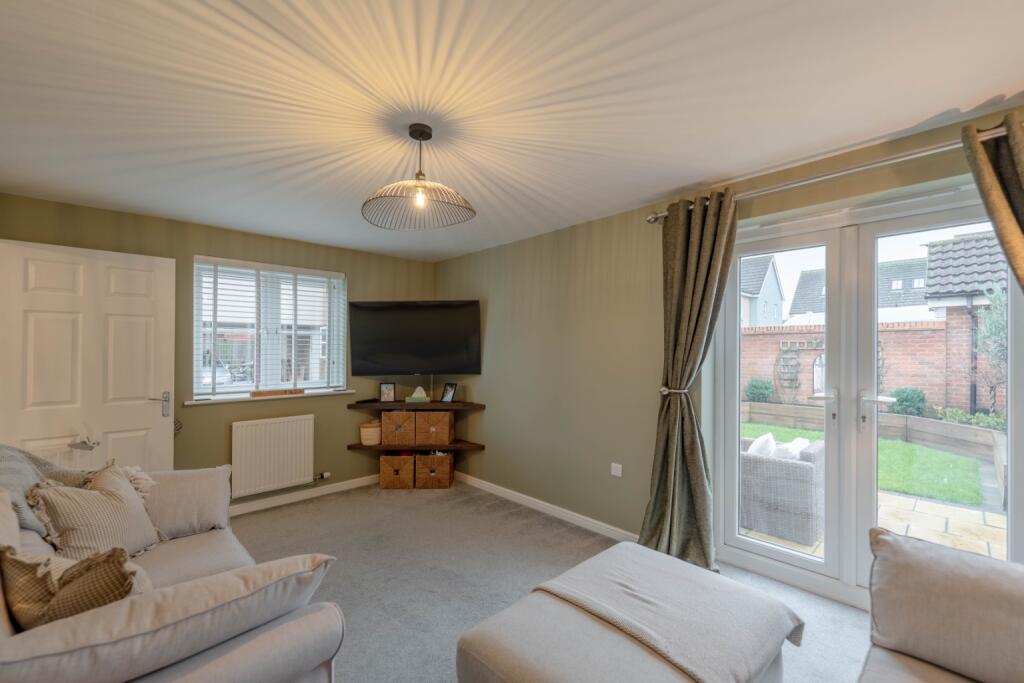 Port Holme Close, Godmanchester, Huntingdon, Cambridgeshire, PE29 2UY photo 3