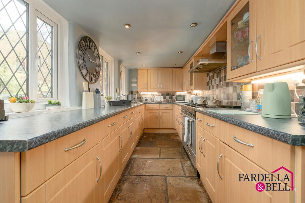 Padiham Road, Burnley, BB12 photo 5