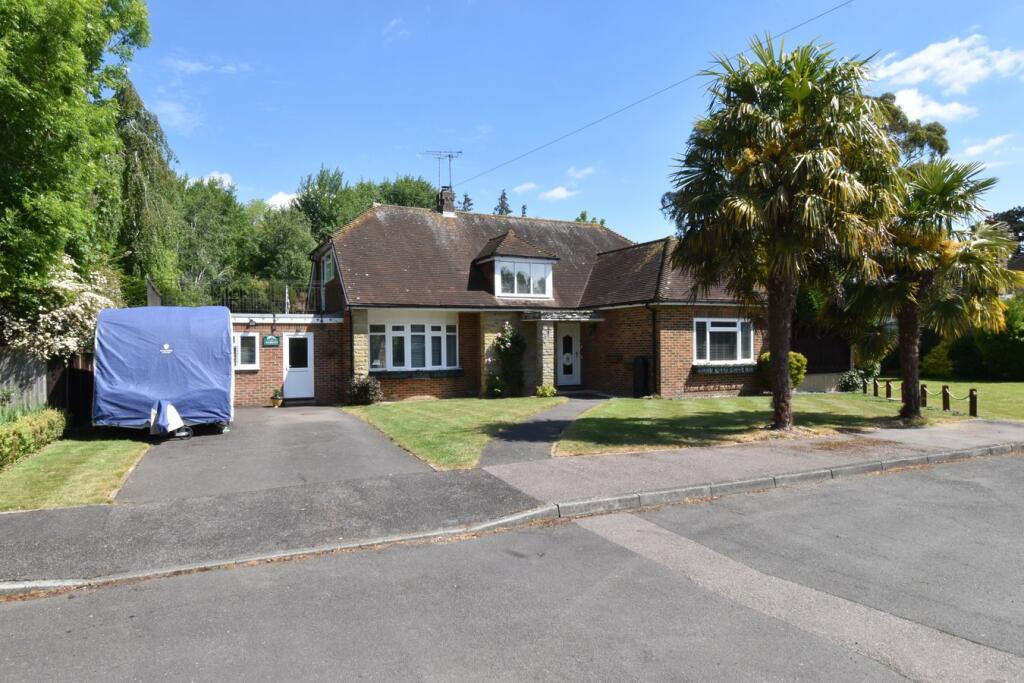 Main image of property: Lakelands, Harrietsham, ME17