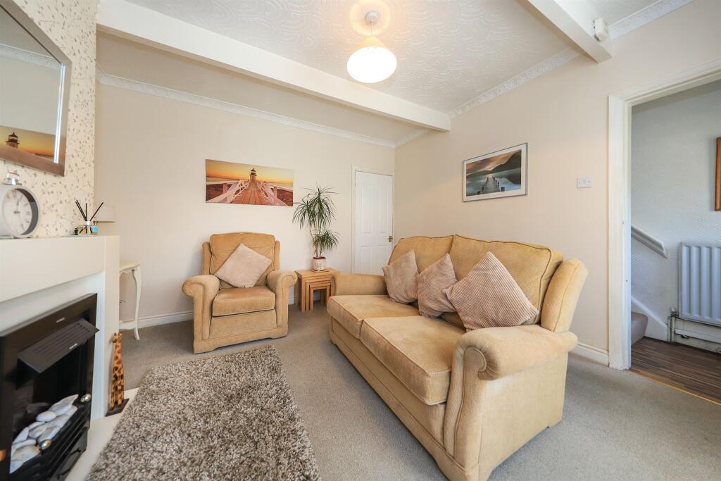 House in Wolverhampton, Sedgemoor Park, Woodcross - View 5