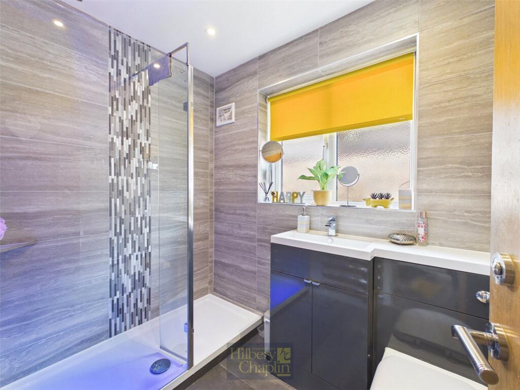 Hunter Avenue, Shenfield, Brentwood, Essex, CM15 photo 5
