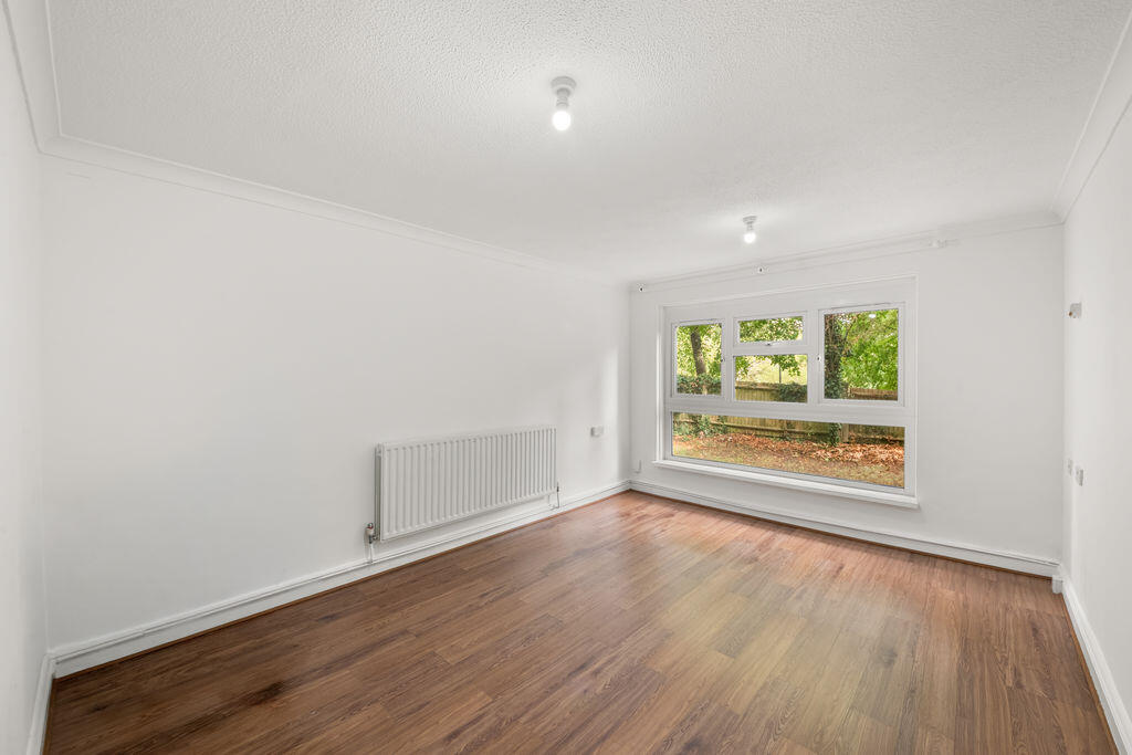 Apartment in Southall - View 3