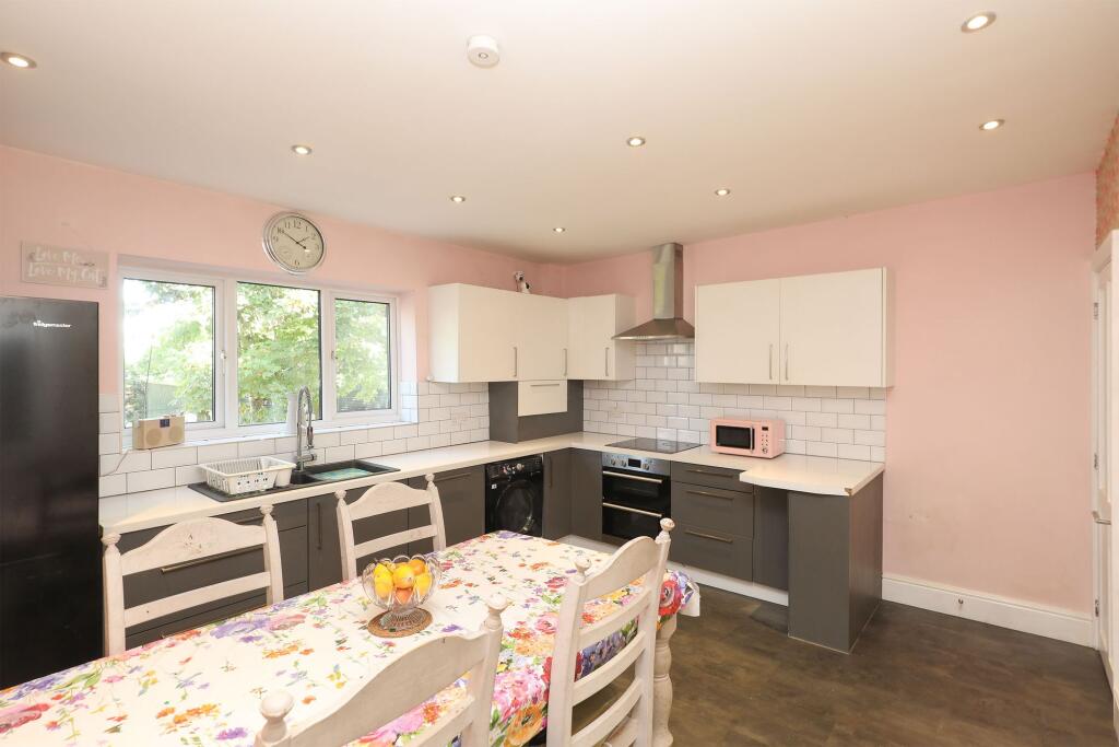 House in Chesterfield, Grassmoor, Hasland and Winswick - View 4