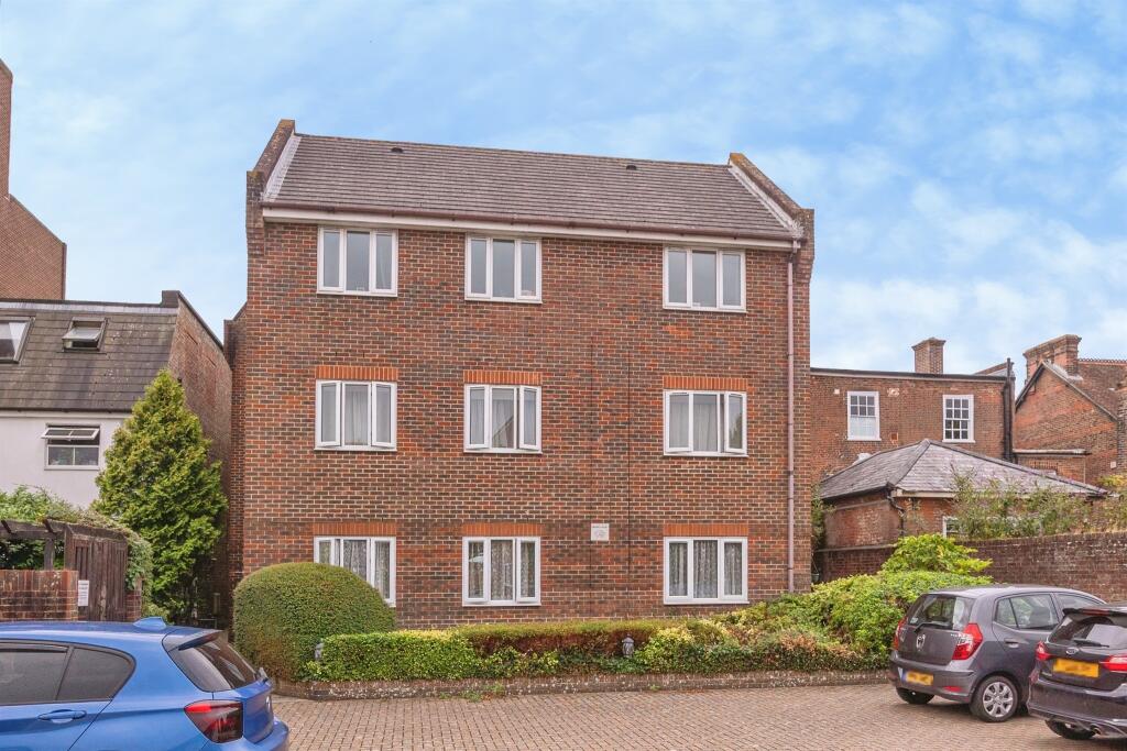 Main image of property: East Street, Havant