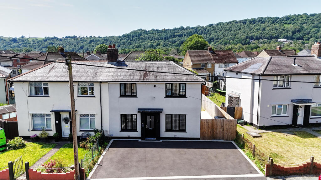 Ceiriog Crescent, Rhydyfelin, Pontypridd, Rhondda Cynon Taf, Rhondda Cynon Taf
