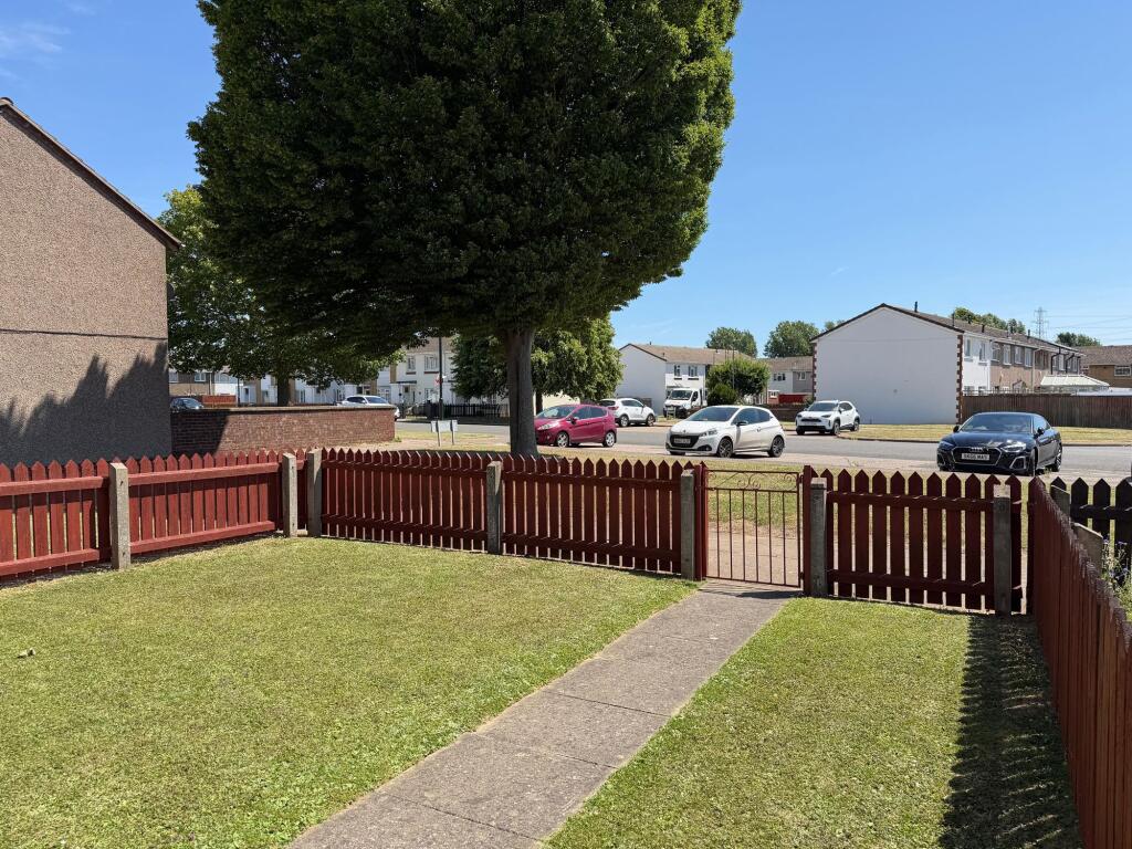Queensway, Grimsby, DN37 photo 2