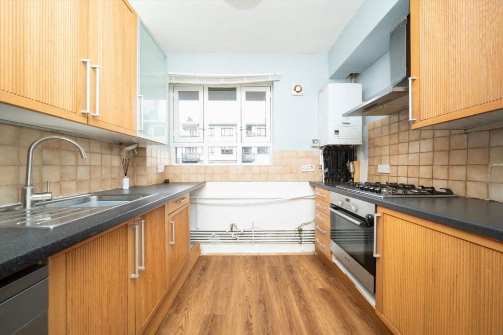 Apartment in London, Birkenhead Street Estate, King's Cross - View 3