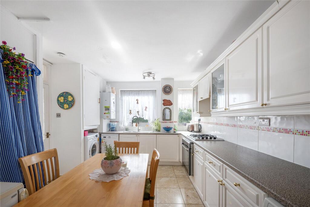 Apartment in London - More