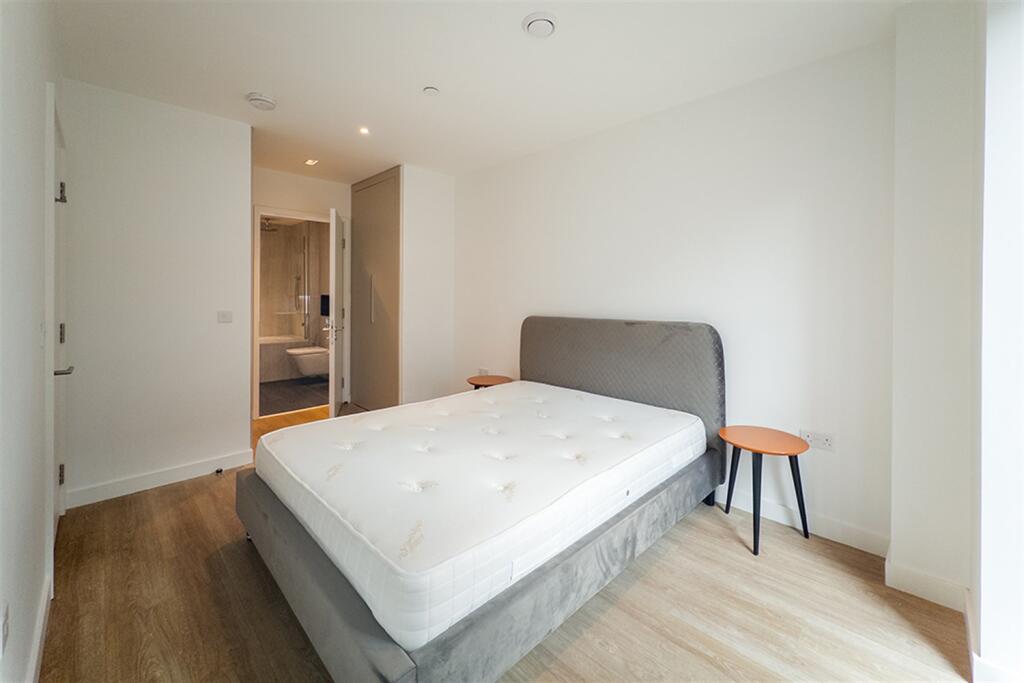 Apartment in Manchester - View 5