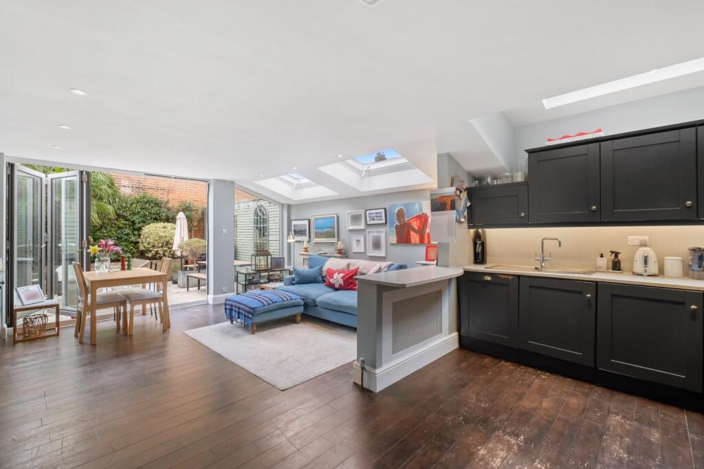 Apartment in London - View 4