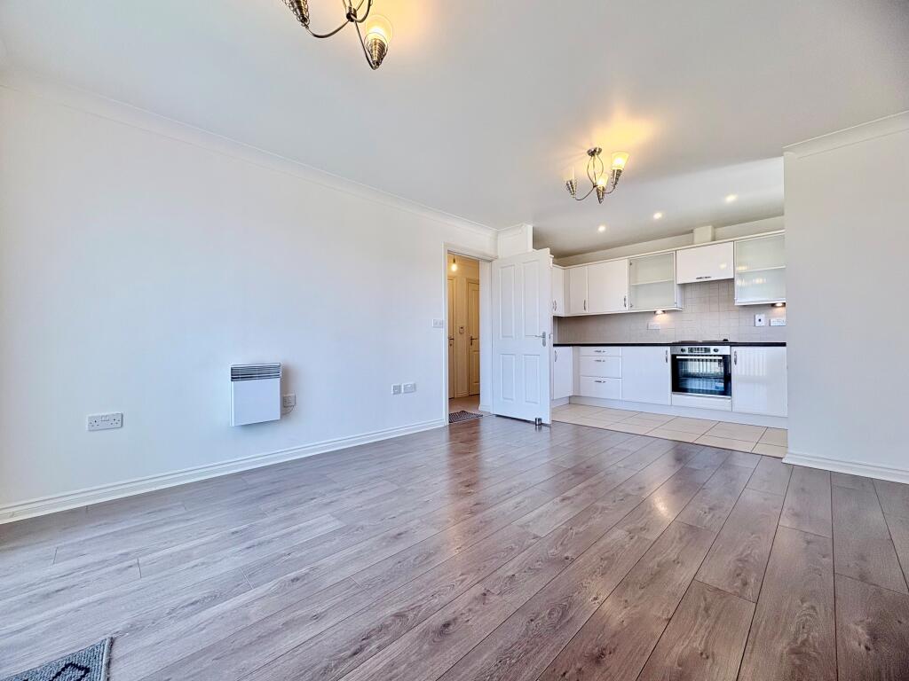 Taverners Way, HODDESDON - View 4
