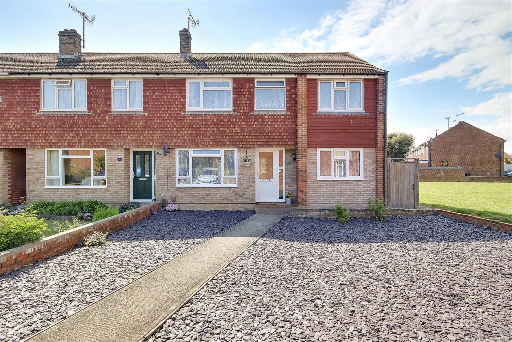 Main image of property: Southdownview Close, Broadwater, Worthing, West Sussex, BN14 8NY