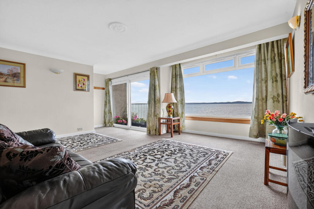 12 Shuma Court, Skelmorlie, PA17 5EJ photo 4