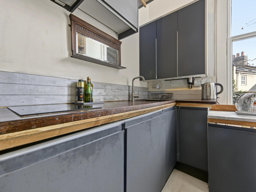 Apartment in London - View 3