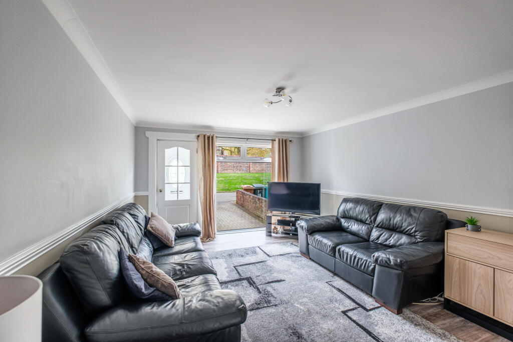 16 Currieside Place, Shotts, ML7 photo 4