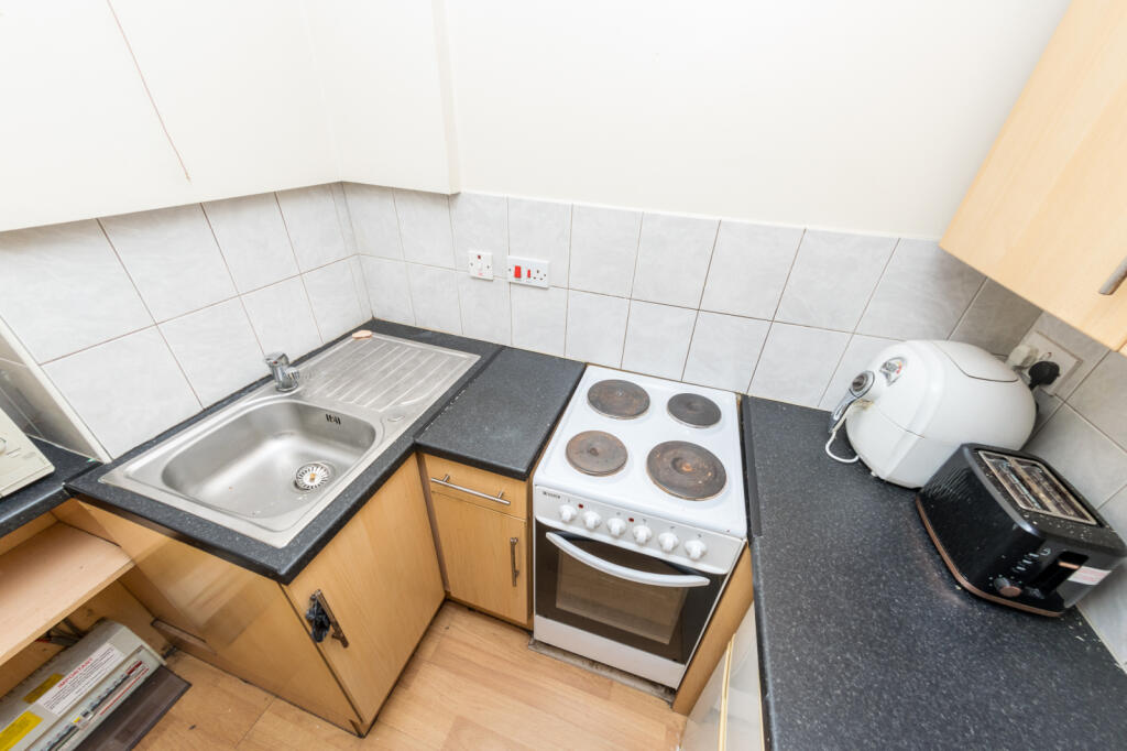 Apartment in Leeds, Hyde Park - View 2