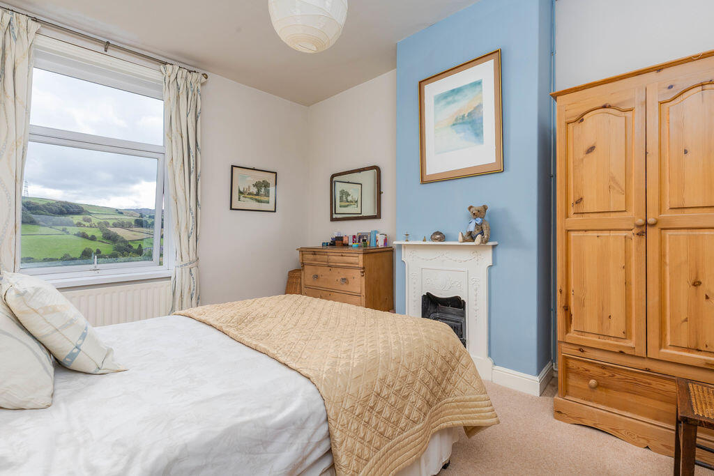 135a Rochdale Road, Ripponden HX6 4JU photo 4