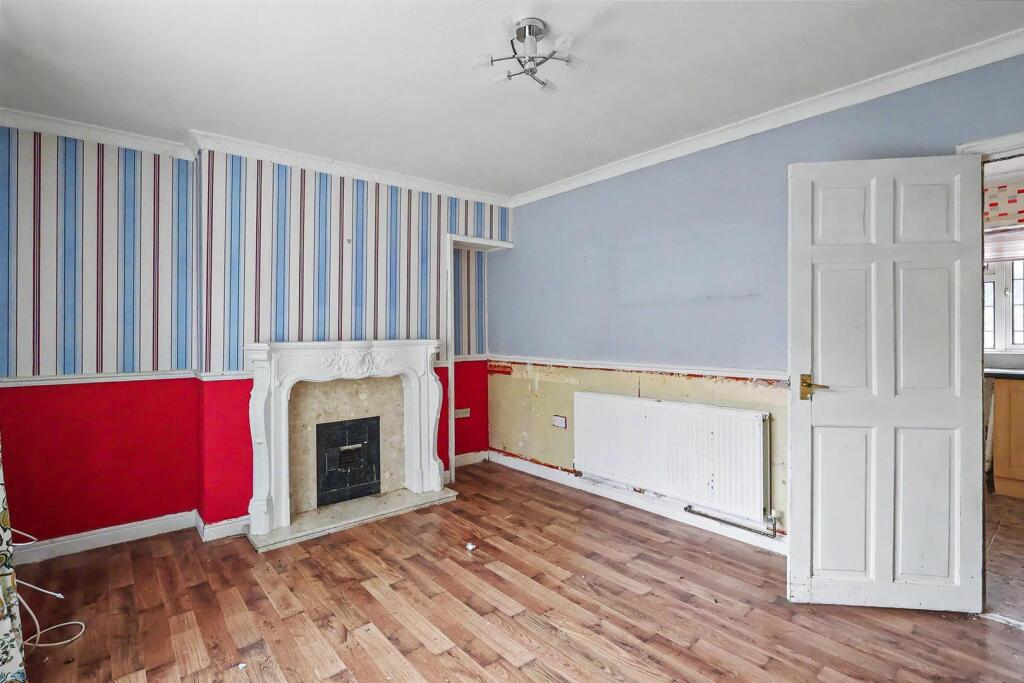House in Nottingham, Aspley - View 2
