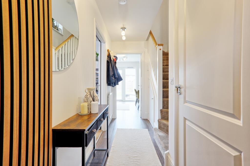 House in Basildon, Essex - View 3