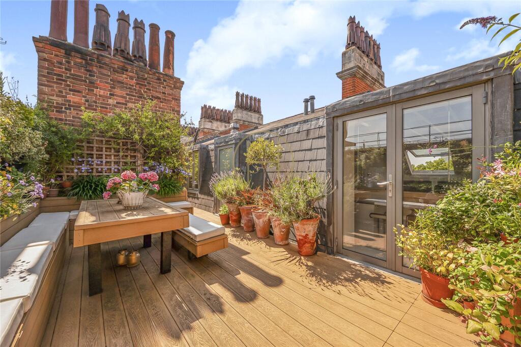 Main image of property: Bedford Court Mansions, Bedford Avenue, Bloomsbury, London, WC1B
