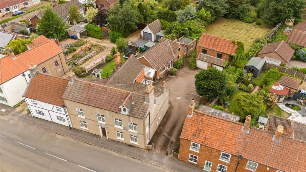 Main image of property: High Street, Scotter, North Lincolnshire, DN21