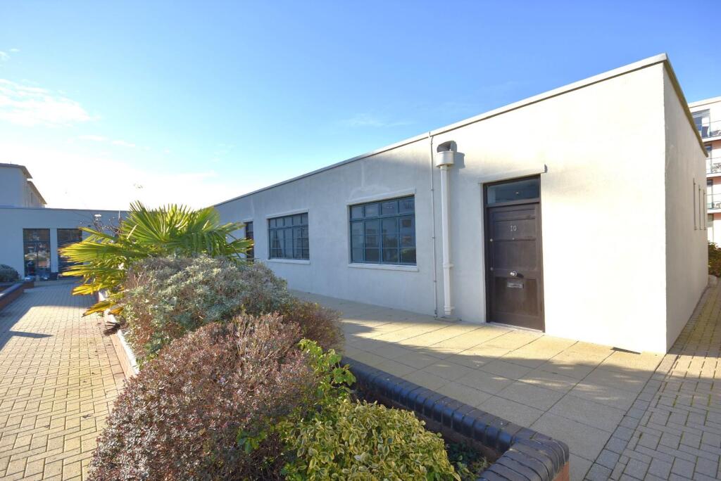 Main image of property: The Courtlands, Hayes Road, Sully, Penarth, CF64 5QG