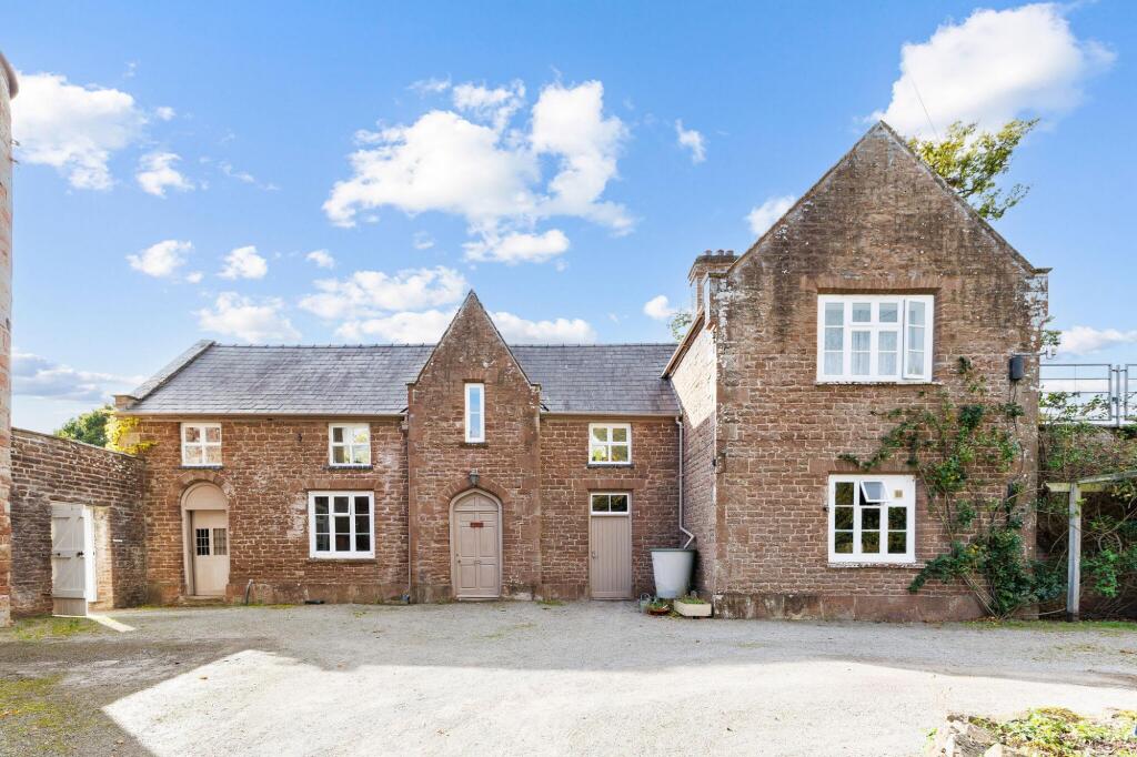 Main image of property: St Weonards HR2