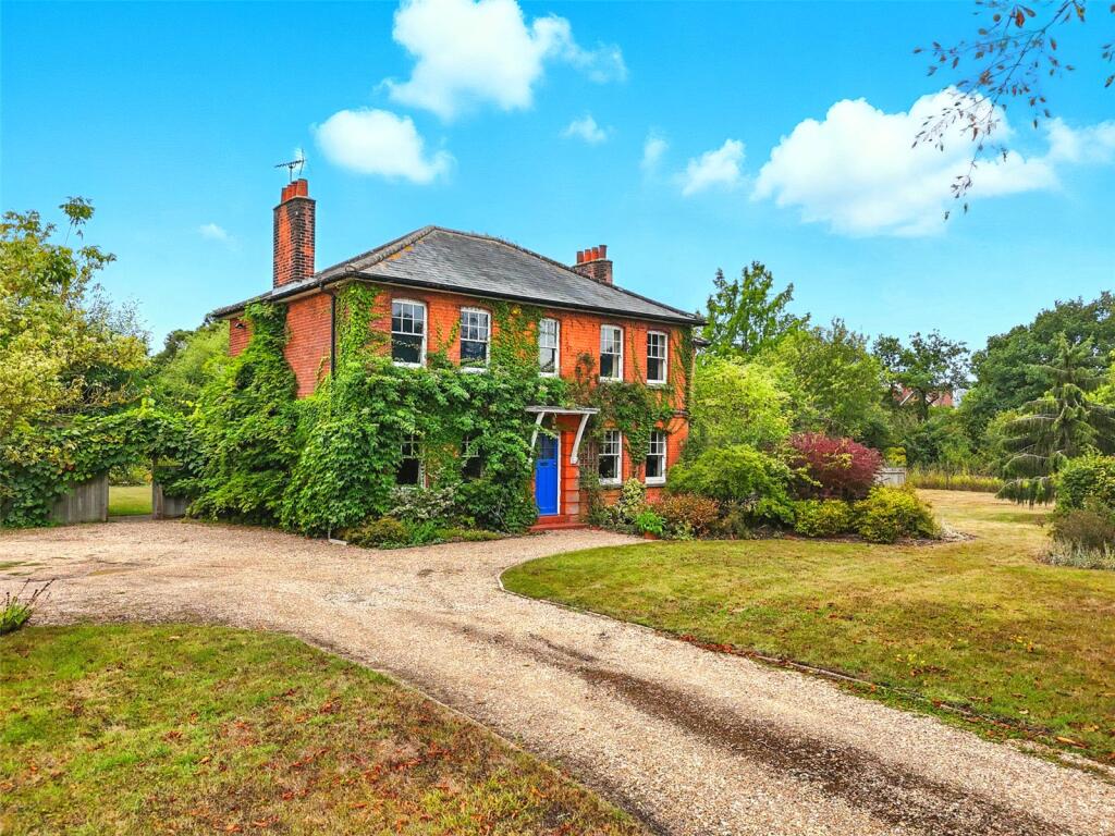 Main image of property: Main Road, Bicknacre, Chelmsford, Essex, CM3