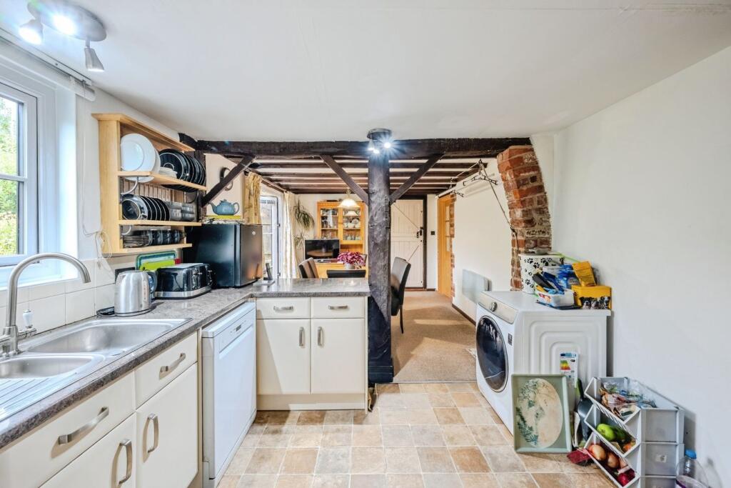 House in Hereford, Herefordshire - View 5