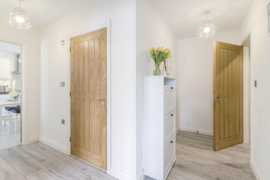 Apartment in Milton Keynes, Blakelands, Poets Estate - View 5