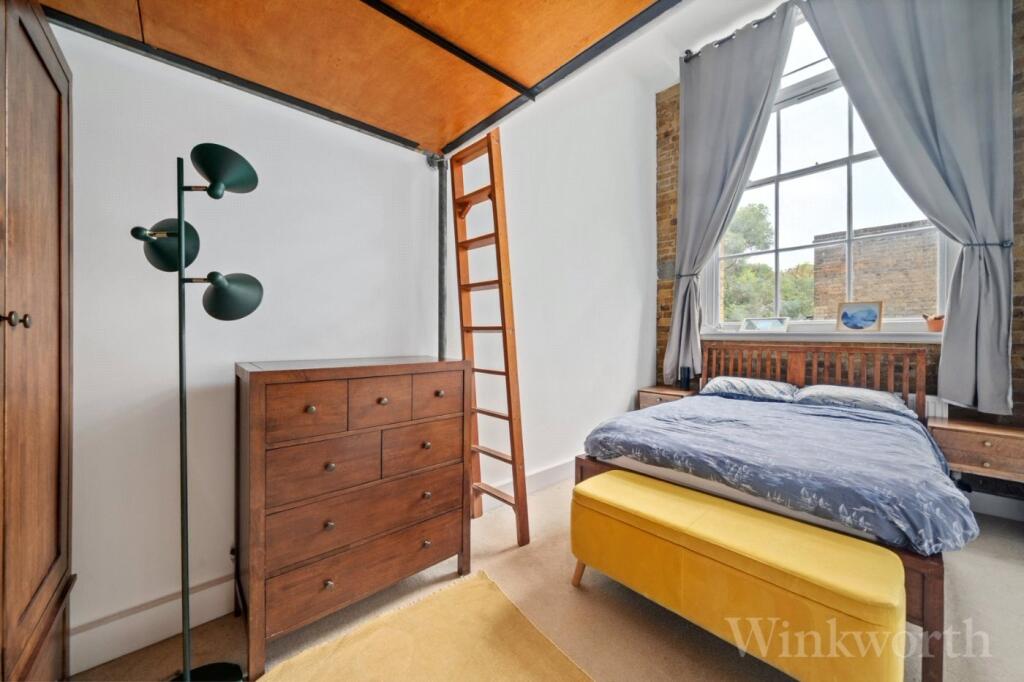 Apartment in London - View 5