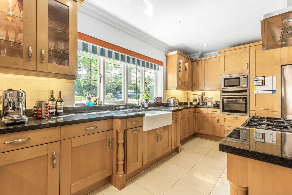 House in London, Cockfosters - More